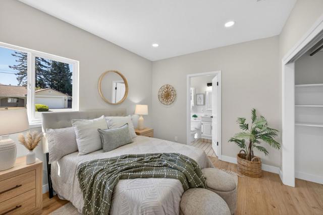 2169 Yorkshire Way, Mountain View CA: https://media.crmls.org/mediaz/e29a95b9-1f07-479c-9a11-4d6745d5053d.jpg