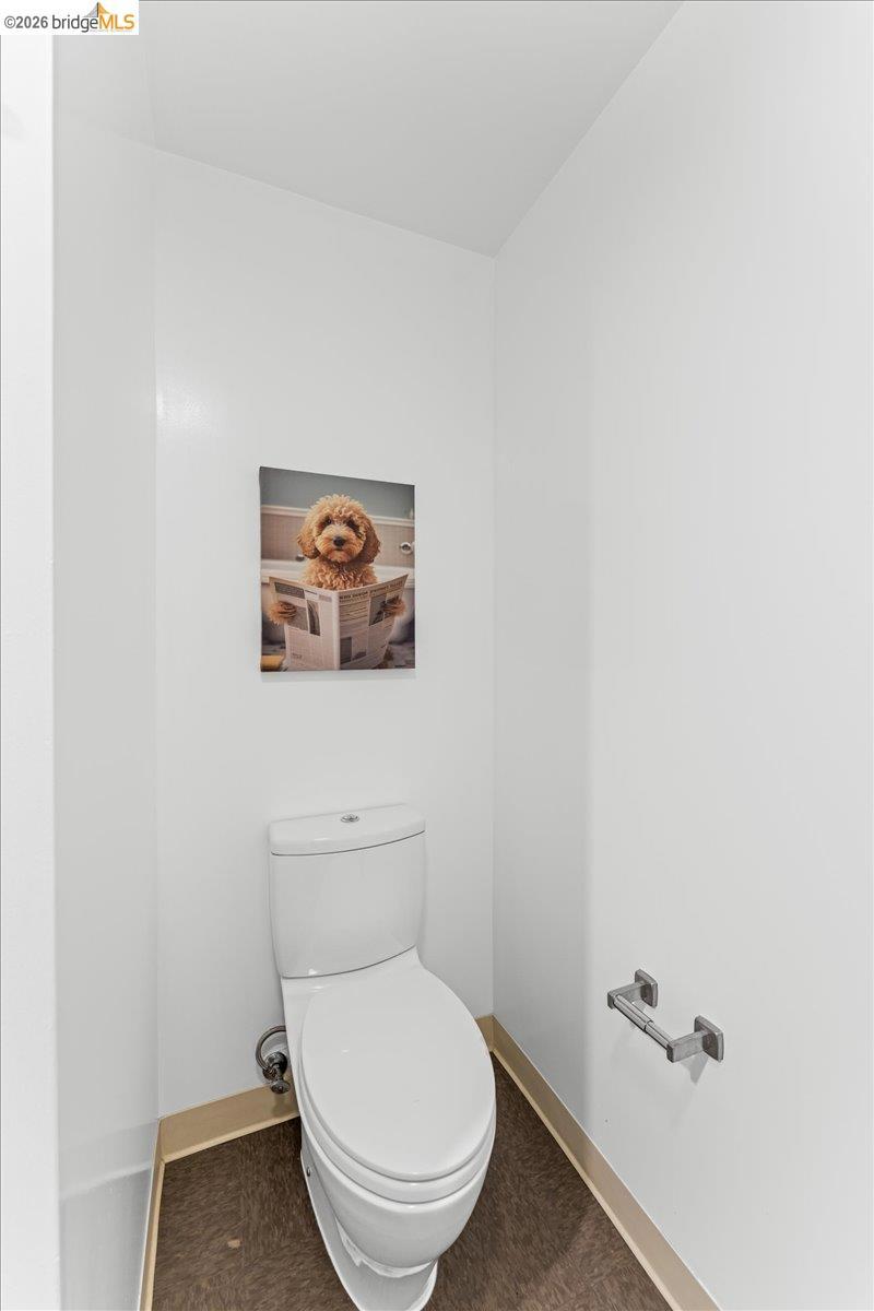 https://media.crmls.org/mediaz/e29b8bd2-502a-4519-879a-ff814a6d2dcc.jpg?preset=X-Large