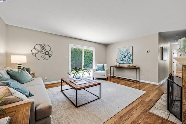36560 Lakewood Dr, Newark CA: https://media.crmls.org/mediaz/e29c1930-5037-4f11-8b17-cd00643a4f0e.jpg