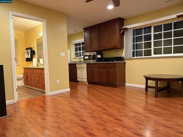 5459 Louisiana Dr, Concord CA: https://media.crmls.org/mediaz/e29c947a-174f-43b3-8a2c-dd07ea36bd4e.jpg