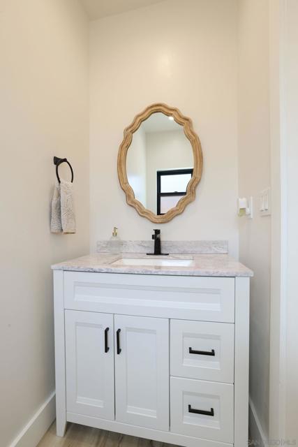 1686 88 Gecko Road, Vista CA: https://media.crmls.org/mediaz/e29caf44-70e5-4fdc-9f46-2a49a300ad53.jpg