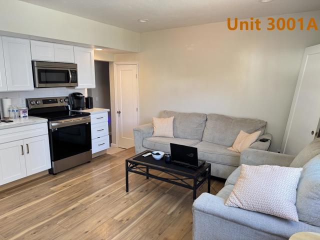 3005 Harper Street, Berkeley CA: https://media.crmls.org/mediaz/e29cb4a1-a17e-4a18-b59c-1c43fbca3bd4.jpg