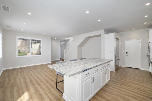 Detail Gallery Image 11 of 34 For 9753 W Canyon #4,  San Diego,  CA 92123 - 3 Beds | 2/1 Baths