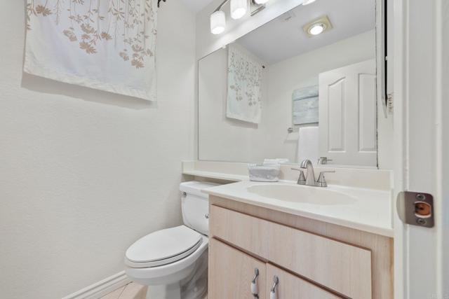 Detail Gallery Image 16 of 38 For 521 Arbor Dr #105,  San Diego,  CA 92103 - 2 Beds | 2/1 Baths