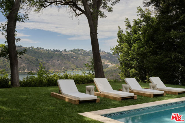 6 Bed Home for Sale in Los Angeles, California