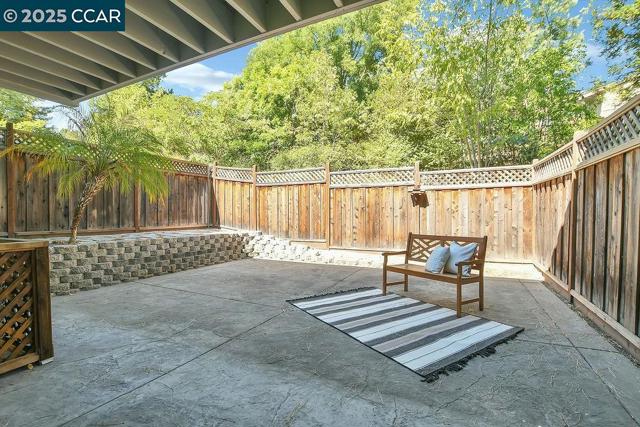 4782 Starflower Dr, Martinez CA: https://media.crmls.org/mediaz/e29dcd17-5e75-4f31-a4b4-6cef0aa22e13.jpg