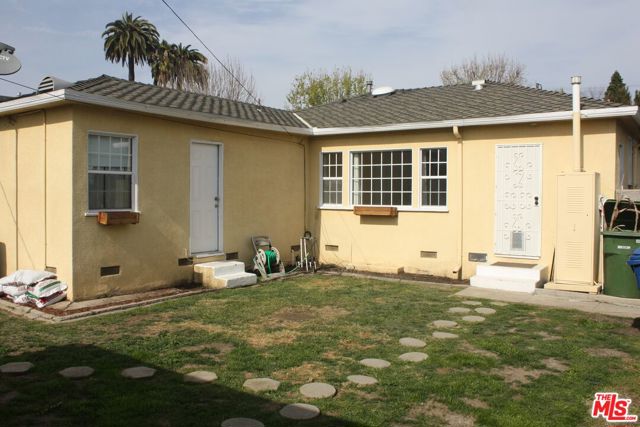 2561 Tilden Avenue, Los Angeles CA: https://media.crmls.org/mediaz/e29e5ddc-c1c0-473c-b901-ceea30237a02.jpg