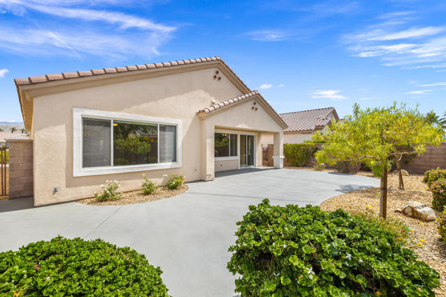 78687 Stansbury Court, Palm Desert CA: https://media.crmls.org/mediaz/e29e75ae-2e95-497b-a1f7-3d04de9efa3d.jpg