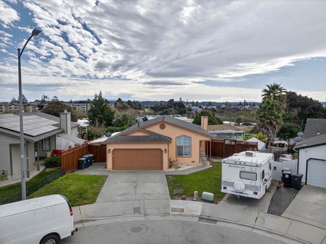 225 Kimberly, Watsonville CA: https://media.crmls.org/mediaz/e29ea63c-15ec-417c-a153-86f41ab51942.jpg