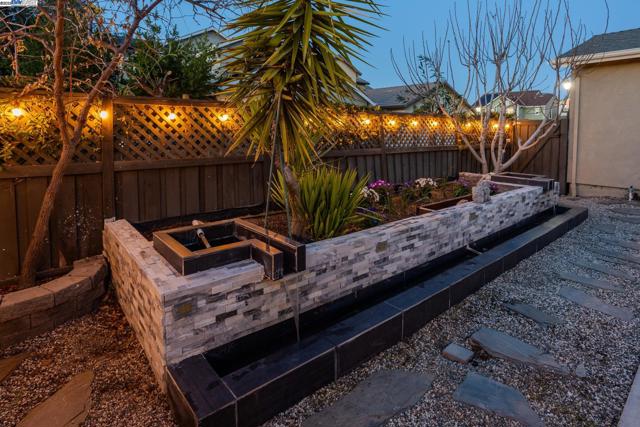 2239 Jessica Way, Tracy CA: https://media.crmls.org/mediaz/e29ecfbf-87ad-44f8-bee2-3934b3ed37cc.jpg