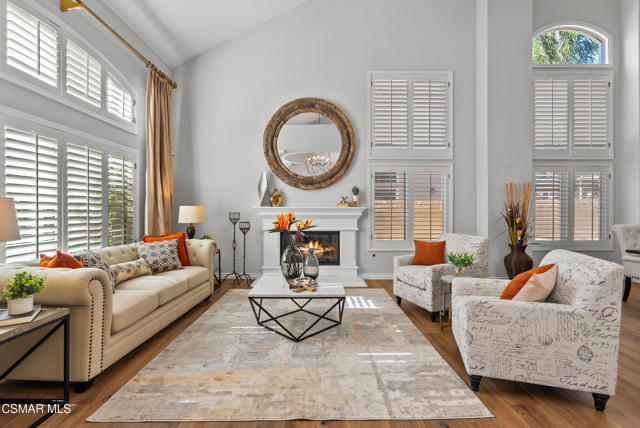 48 Golden Glen Drive, Simi Valley CA: https://media.crmls.org/mediaz/e29f78e5-1540-4876-bb03-7cc552a6df1b.jpg