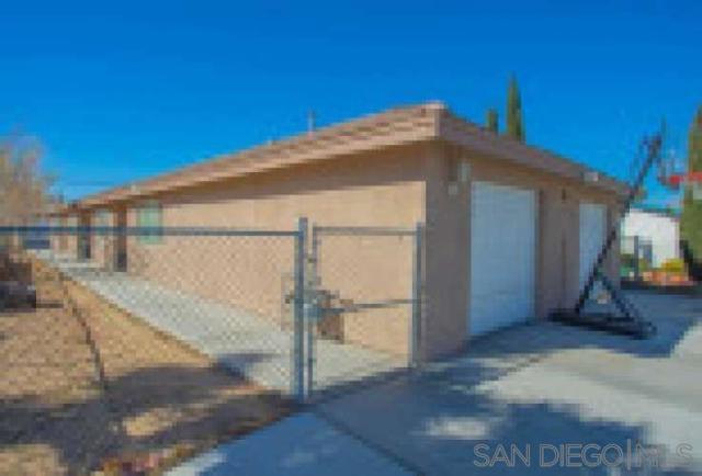 16475 Vine St, Hesperia, California 92345, ,Multi-Family,For Sale,Vine St,240025582SD