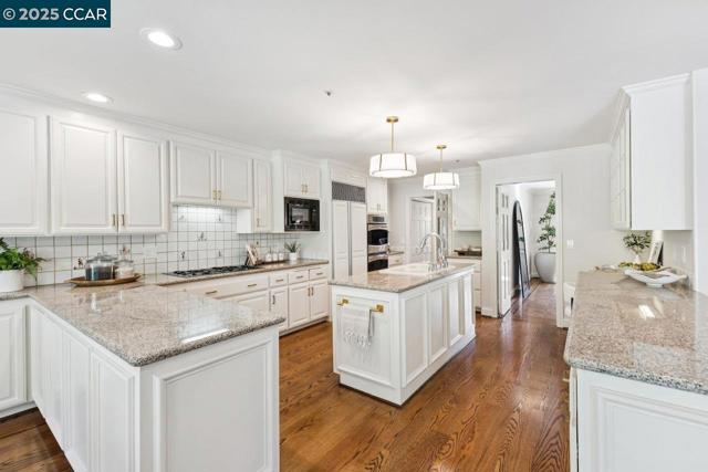 29 Brandt Dr, Moraga CA: https://media.crmls.org/mediaz/e2a03db1-05cf-431a-b952-196147c1ae1f.jpg