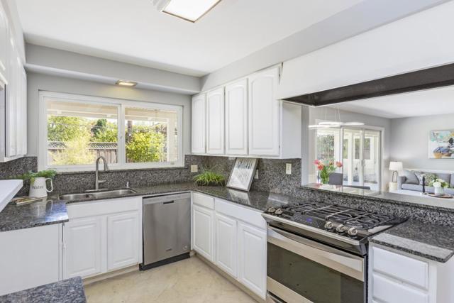 19866 BUCKHAVEN Lane, Saratoga CA: https://media.crmls.org/mediaz/e2a07a96-e345-43c9-9cc8-1856c11064a1.jpg