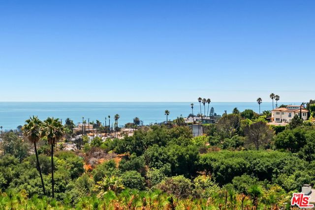 1166 LAS PULGAS Place, Pacific Palisades CA: https://media.crmls.org/mediaz/e2a0836c-12fb-49c1-9e34-a6cda31cb7a5.jpg