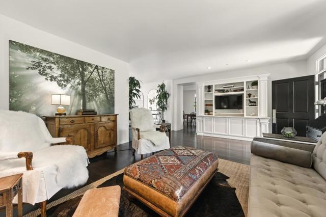 543 8th Avenue, Menlo Park CA: https://media.crmls.org/mediaz/e2a0a8af-5d5d-4196-8933-d7b8d6256315.jpg
