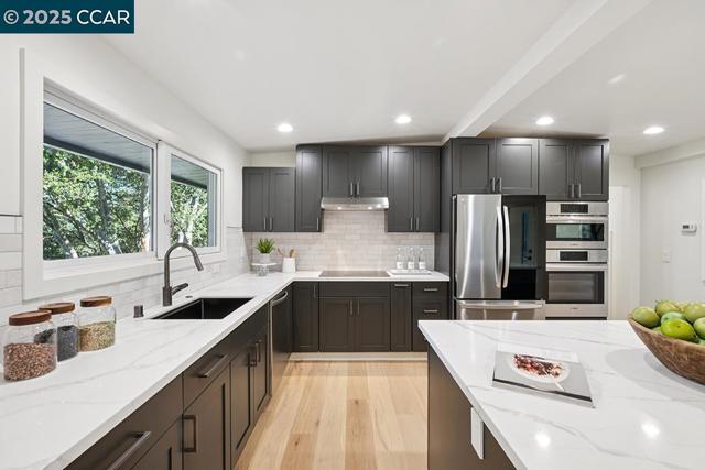 26 Berkeley Ave, Orinda CA: https://media.crmls.org/mediaz/e2a0adfc-fe0a-4aaa-80b7-6551be3ff9ea.jpg