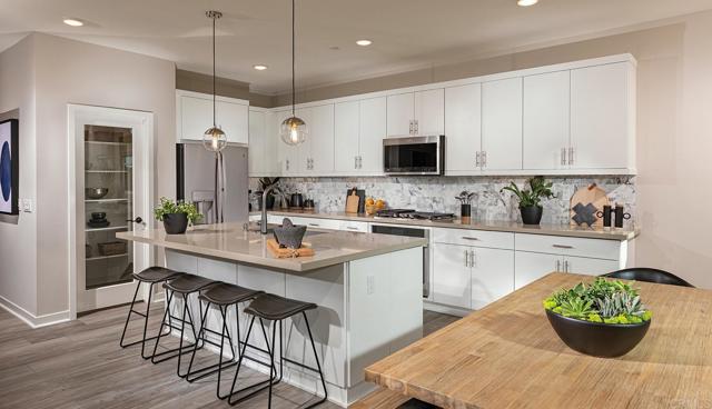 Detail Gallery Image 6 of 10 For 7636 Acama St, San Diego,  CA 92126 - 4 Beds | 3 Baths