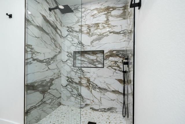 75 Sunrise Drive, Rancho Mirage CA: https://media.crmls.org/mediaz/e2a1253a-2b84-437d-b416-e4502912c81a.jpg
