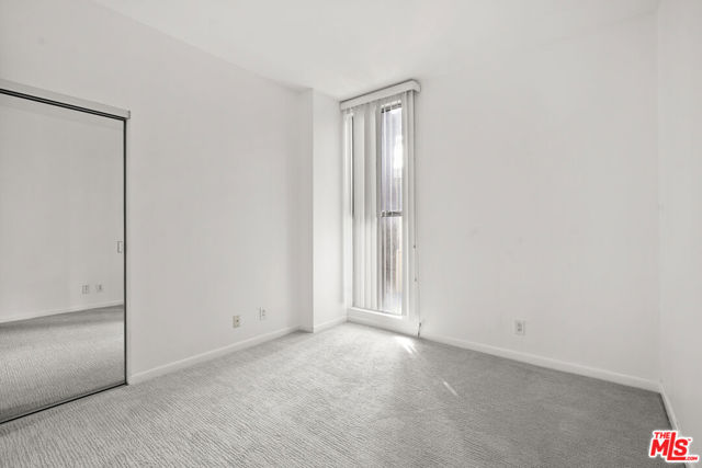321 S San Vicente Boulevard, Los Angeles CA: https://media.crmls.org/mediaz/e2a15240-adf6-4394-9640-517af13b5bfd.jpg