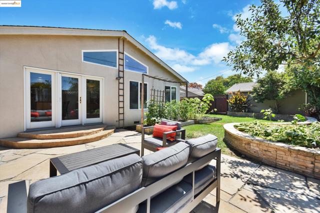 1443 Phantom Ave, San Jose CA: https://media.crmls.org/mediaz/e2a18511-4698-4c29-a68c-cadca54aa5ea.jpg