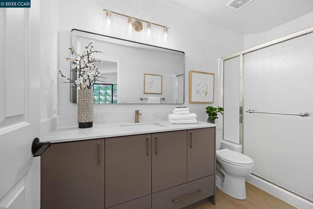 2085 Shady Creek Pl, Danville CA: https://media.crmls.org/mediaz/e2a27609-10b0-43d4-a653-7b9e8eee77d8.jpg