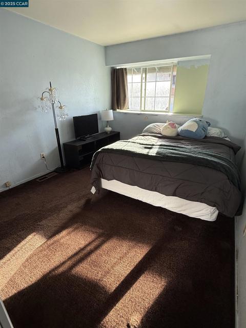 278 6th St, Richmond CA: https://media.crmls.org/mediaz/e2a3350e-9263-430b-9de0-1e54dcc9c6a9.jpg