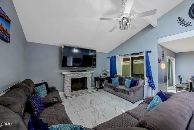 Detail Gallery Image 4 of 30 For 502 Holly Ave, Oxnard,  CA 93036 - 4 Beds | 2 Baths