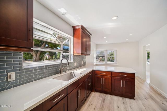 Detail Gallery Image 17 of 47 For 1100 N Isabel St, Glendale,  CA 91207 - 3 Beds | 2 Baths