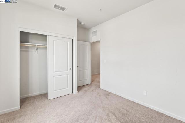 323 Sacramento St, Lathrop CA: https://media.crmls.org/mediaz/e2a48476-09f6-482e-adbd-812e26025eb4.jpg
