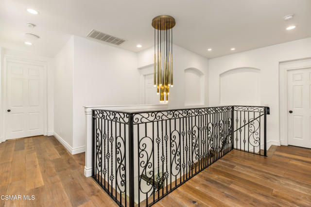 6072 Mandeville Place, Oak Park CA: https://media.crmls.org/mediaz/e2a4e4ce-93d4-495e-af01-2f2af4028e6f.jpg
