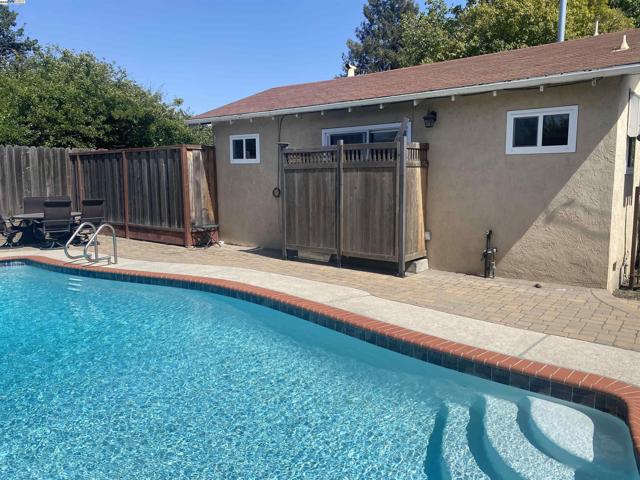 Image 20 of 24 For 3086 Greenview Dr