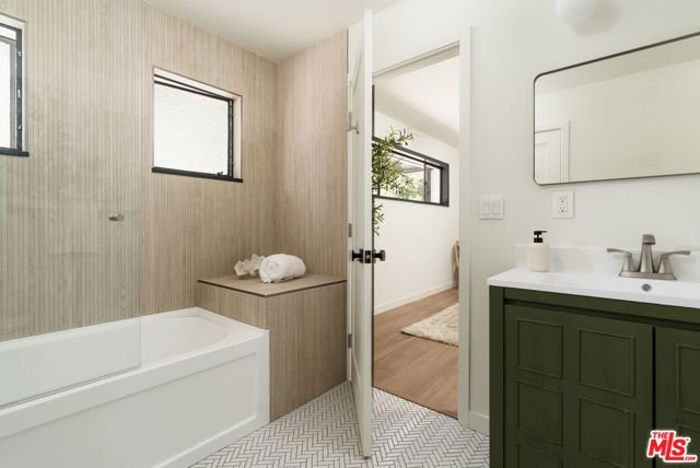 1060 Monte Drive, Santa Barbara CA: https://media.crmls.org/mediaz/e2a5e0cf-c1df-4126-b09d-aa0d54327da6.jpg