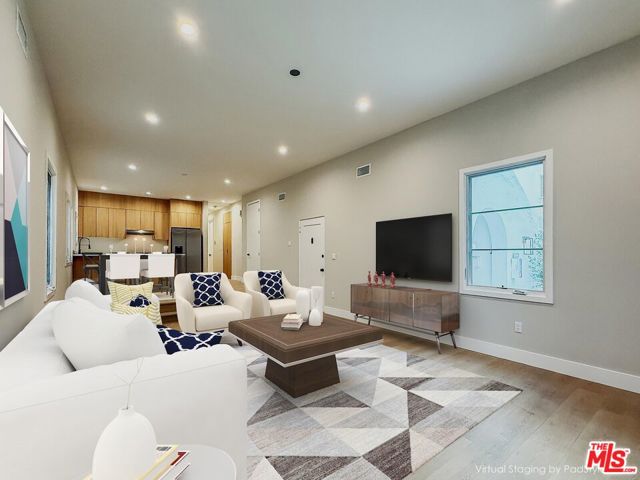 150 N Arnaz Drive, Beverly Hills CA: https://media.crmls.org/mediaz/e2a79e2d-d8a3-4388-8be5-55b347cf7322.jpg