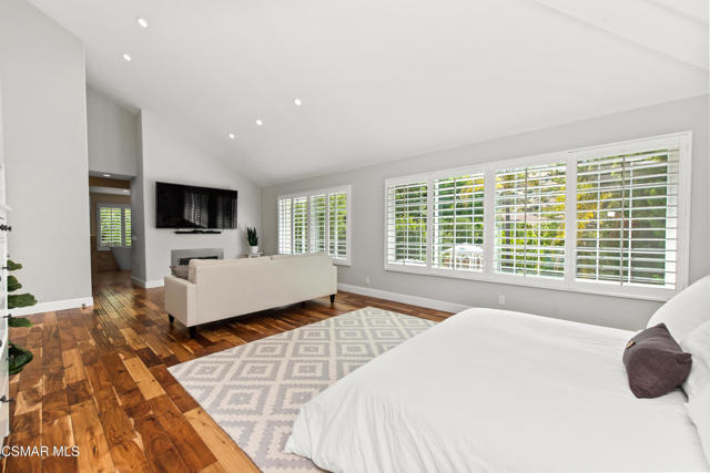 2445 Ranchgrove Drive, Westlake Village CA: https://media.crmls.org/mediaz/e2a84ab4-2891-4a32-ad80-80c2697ad6cf.jpg