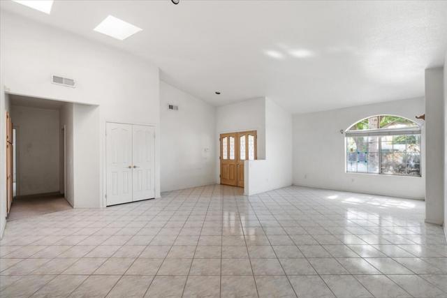 41995 Hemingway Court, Palm Desert CA: https://media.crmls.org/mediaz/e2a89218-d52a-4a47-917b-344c6464f0a5.jpg