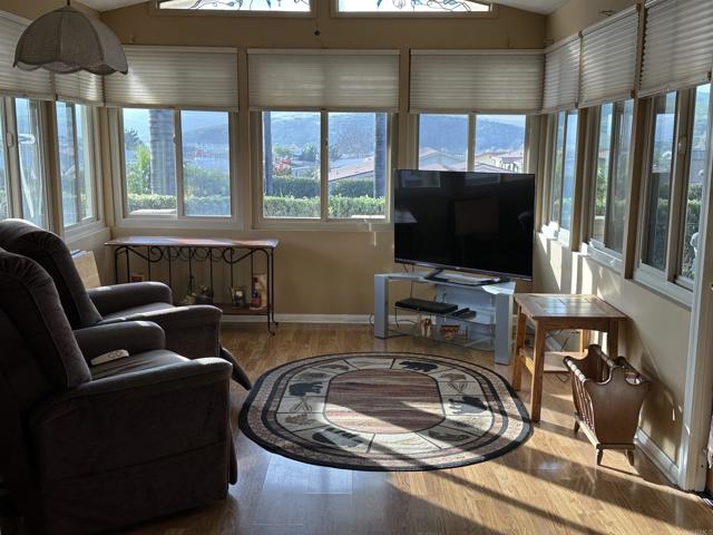 Detail Gallery Image 6 of 44 For 5252 Harvest Ct, Oceanside,  CA 92057 - 3 Beds | 2 Baths