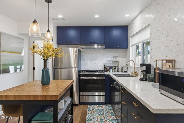 Detail Gallery Image 5 of 47 For 5350 Driftwood St #4,  Oxnard,  CA 93035 - 2 Beds | 2 Baths