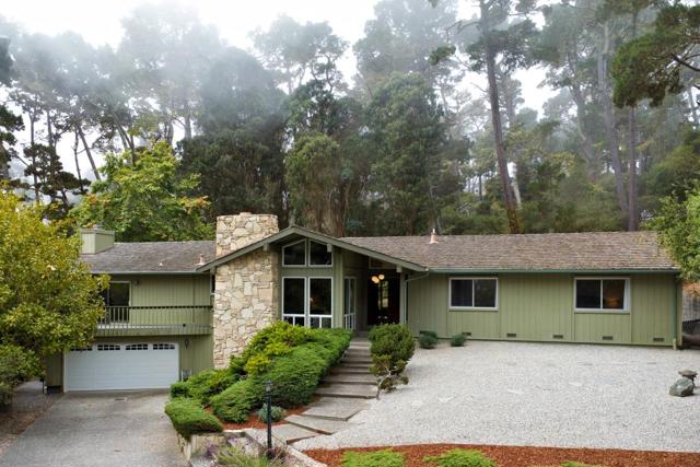 10 Wyndemere Vale, Monterey CA: https://media.crmls.org/mediaz/e2ab6b27-38f5-44d4-907b-82a2ceb461dd.jpg