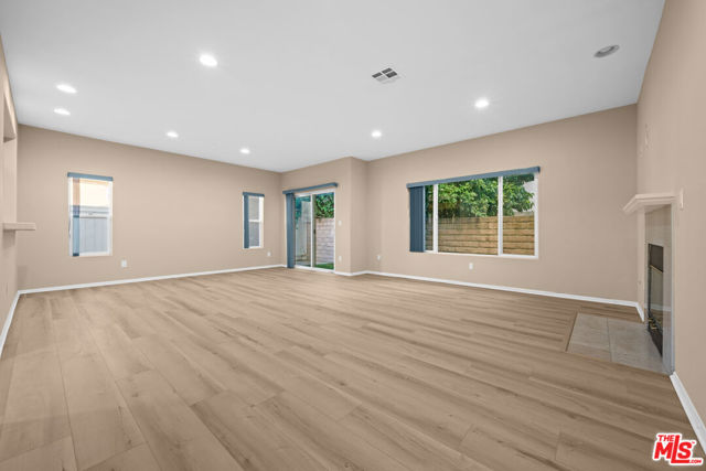 18930 Sherman Way, 18 photo 11