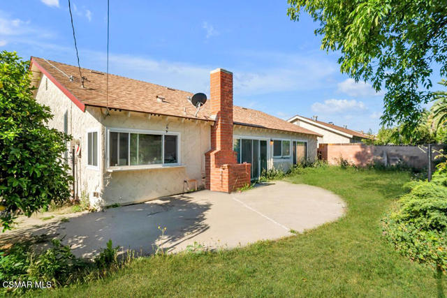 1637 Downing Street, Simi Valley CA: https://media.crmls.org/mediaz/e2abd67d-ff64-47ff-ba2a-dda1ebf5bc44.jpg