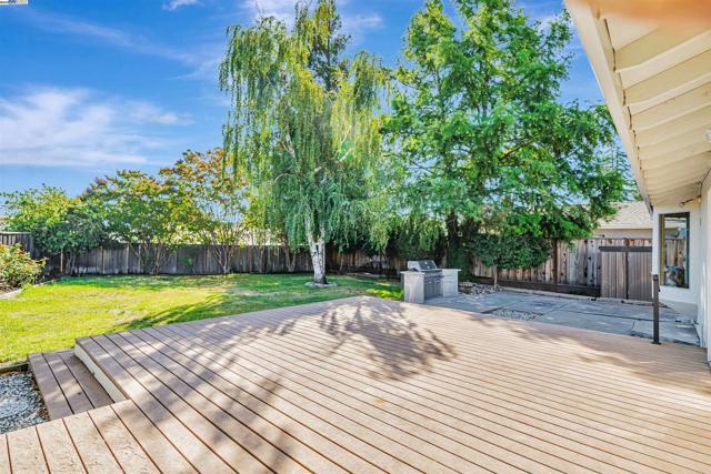 9694 Ashby way, San Ramon CA: https://media.crmls.org/mediaz/e2abf53b-0497-4eb1-9028-8269a41e0651.jpg
