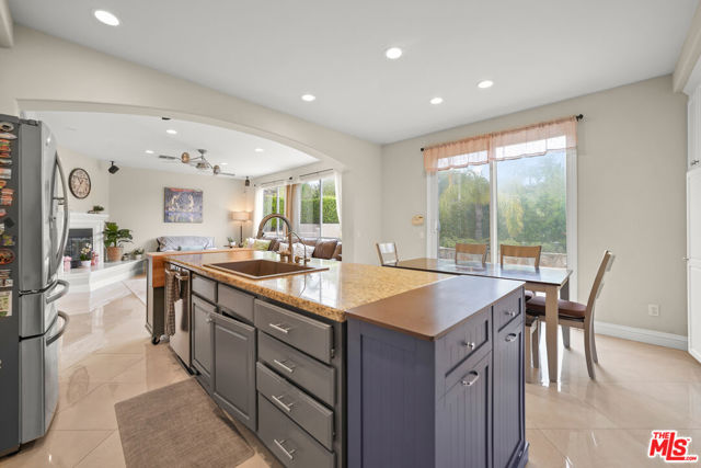 26505 Thackery Lane, Stevenson Ranch CA: https://media.crmls.org/mediaz/e2ac963a-74b8-403c-8352-16a14f44de63.jpg