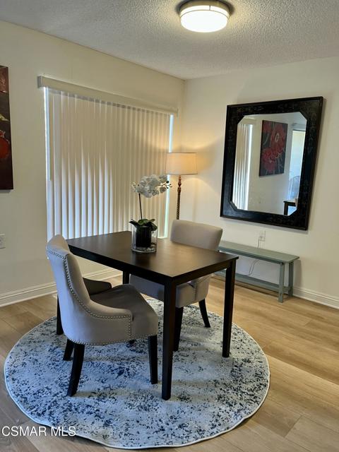 788 Pinetree Circle, Thousand Oaks CA: https://media.crmls.org/mediaz/e2acbad1-123f-473d-97b6-26a20f1f9619.jpg