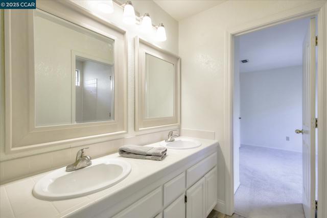 5070 E Lakeshore Drive, San Ramon CA: https://media.crmls.org/mediaz/e2acbbca-7688-4372-8791-1f9370aace6f.jpg