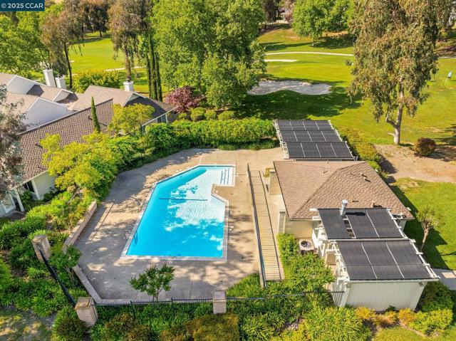 685 Saint George Rd, Danville CA: https://media.crmls.org/mediaz/e2ad20a9-e6d5-4787-b421-dd5f614b269f.jpg