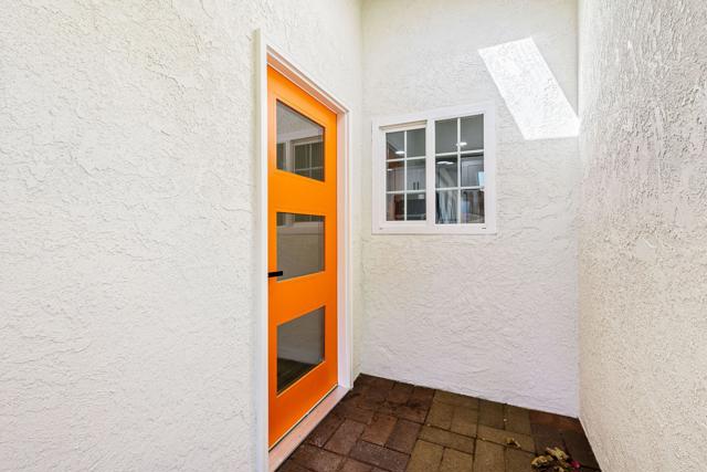 52885 Avenida Carranza, La Quinta CA: https://media.crmls.org/mediaz/e2ada274-6d0d-452e-978d-fe481cbfa52e.jpg