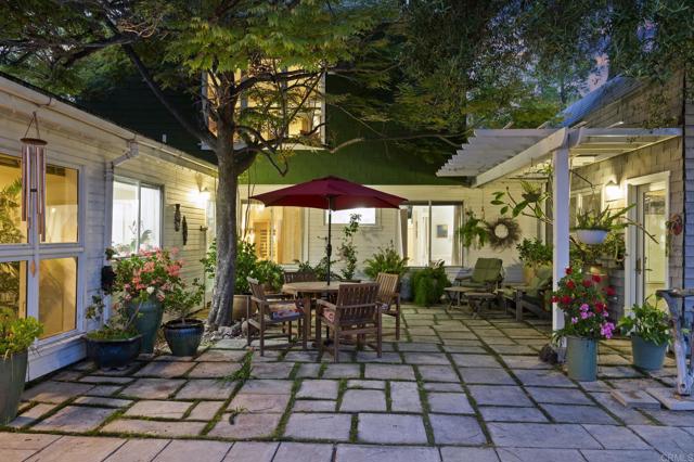 14645 High Valley Road, Poway CA: https://media.crmls.org/mediaz/e2ada2d2-9778-46f2-9d28-c9d9bae2a598.jpg