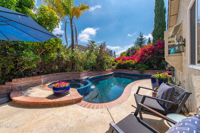 11556 Coralberry Court, Moorpark CA: https://media.crmls.org/mediaz/e2adb9a4-d9e3-4bb9-bd4c-37112b855692.jpg