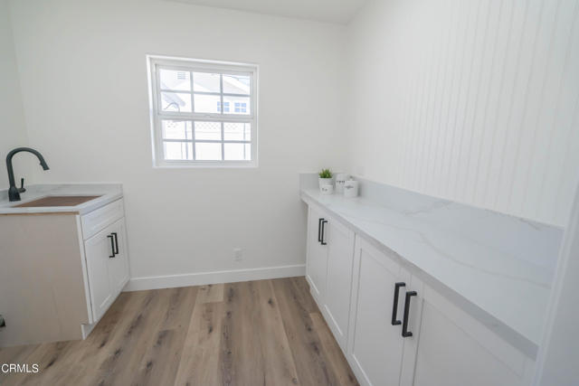 Butlers Pantry with Sink/Laundry Hook Up